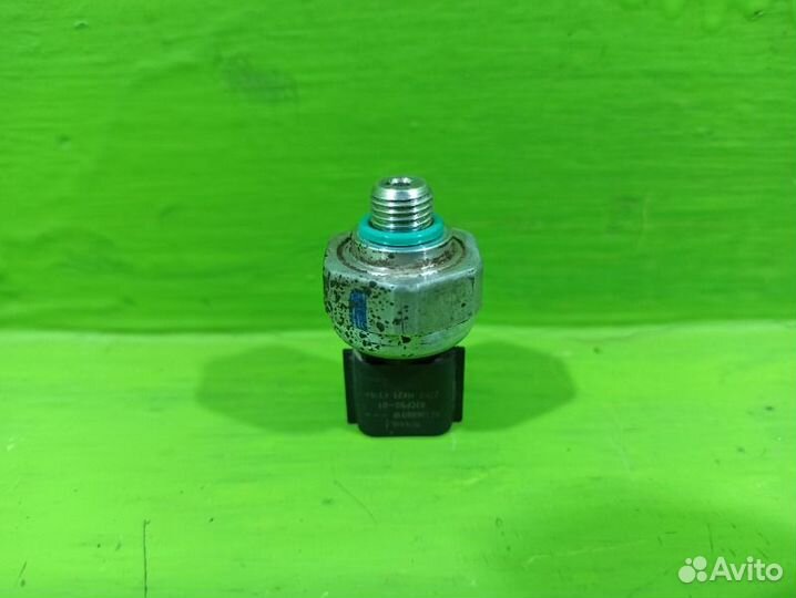 Датчик давления фреона Renault Duster HSM F4R410