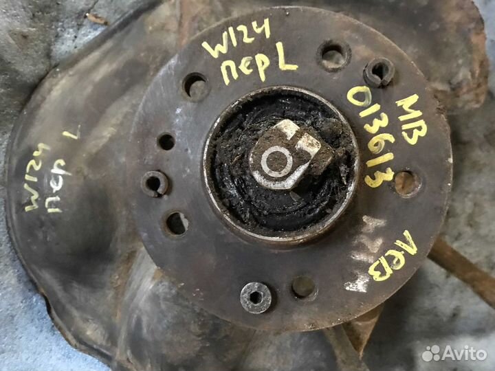 Кулак поворотный передний левый Mercedes W124 e200