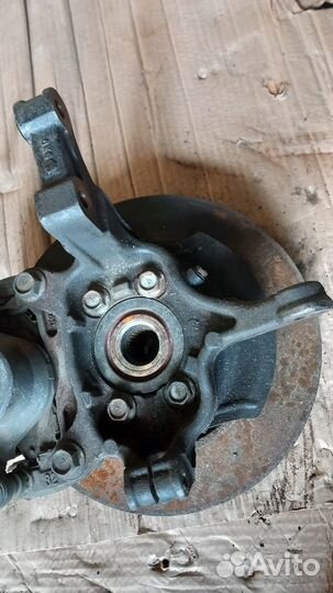 Nissan Lafesta поворотный кулак правый передний