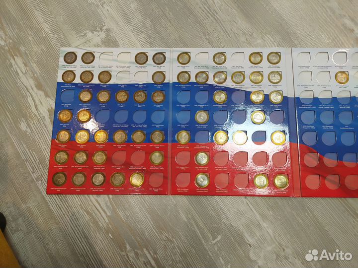 Продам набор юбилейных монет