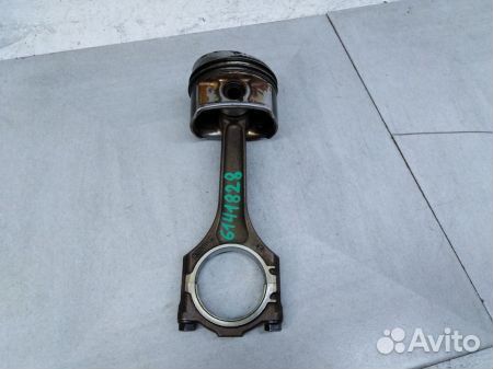 Поршень с шатуном 022107065AA