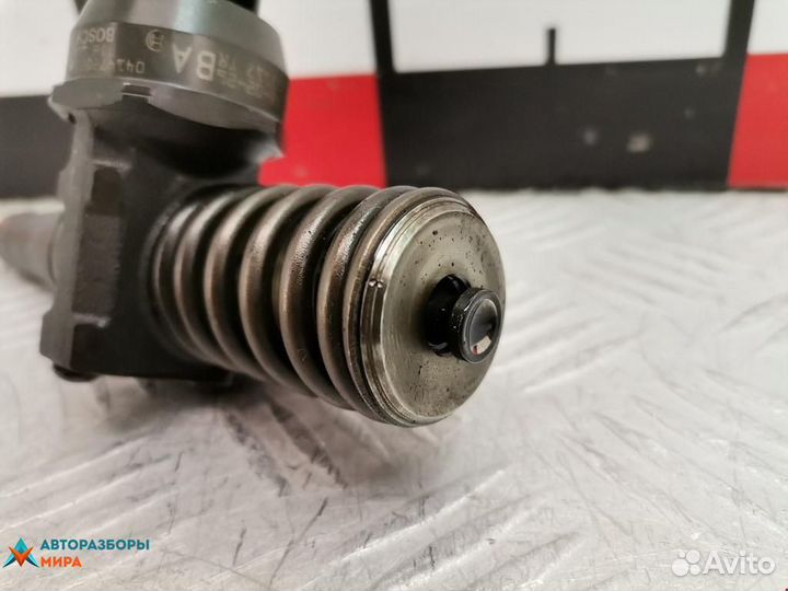 Форсунка Volkswagen Golf 5 2008 038130073AG