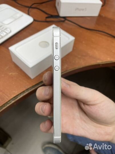 Телефон iPhone 5с