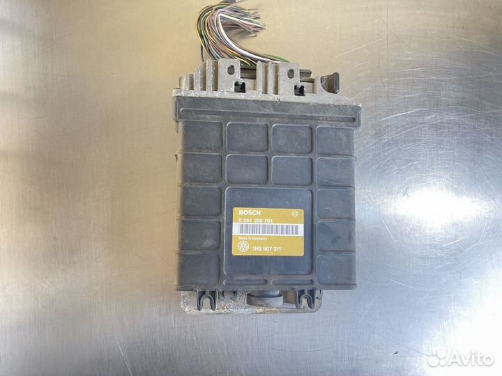 Блок управления двигателем Volkswagen Golf 3