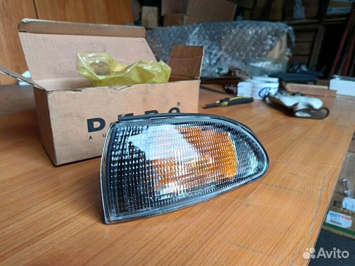 Указатель поворота левый Mitsubishi Galant