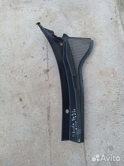 Skoda Yeti левая часть жабо