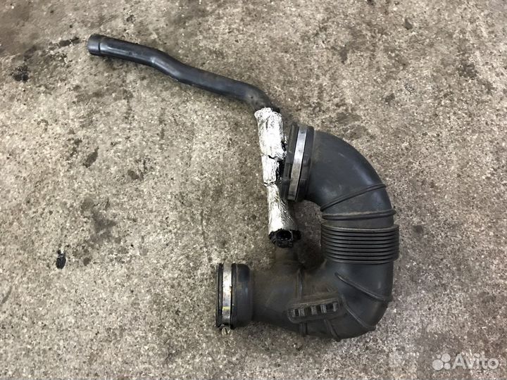 Патрубок воздушного фильтра мерседес ом 651