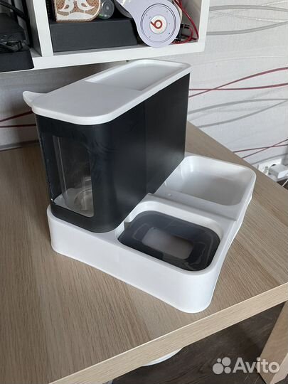 Кормушка для животных