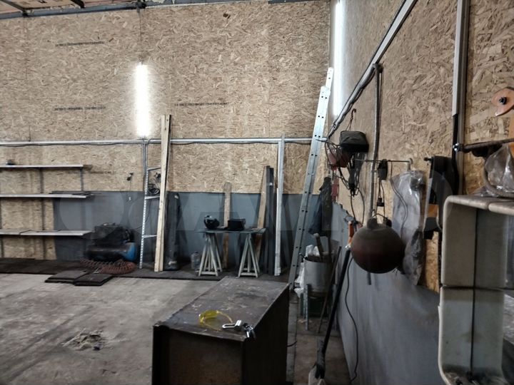 Гараж, > 30 м²