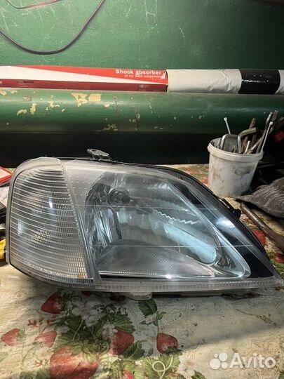 Фара передняя правая