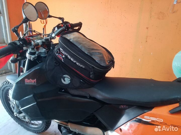 Сумка на бак мотоцикла на магнитах большая