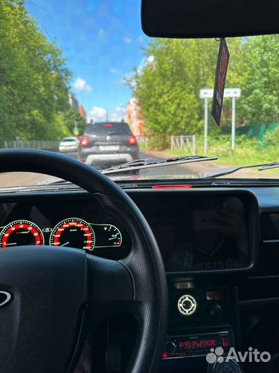 Щиток приборная панель ваз 2114 2115 2107 нива