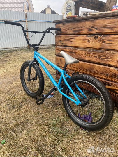 Трюковой велосипед BMX