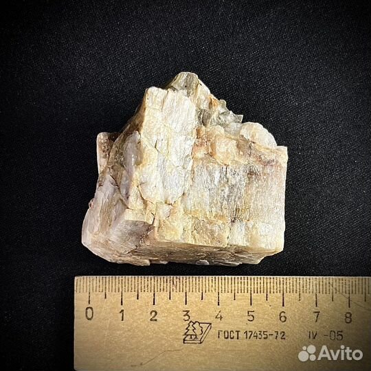 Лунный камень беломорит природный минерал