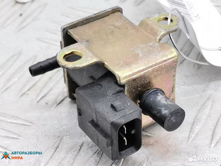 Клапан вакуумного управления Audi A6 4B/C5 1998
