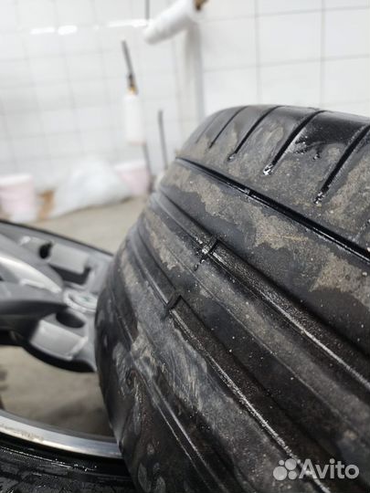 Pirelli P Zero 235/35 R19 96