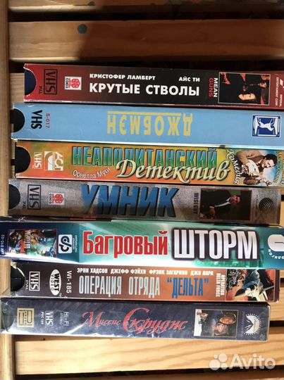 Видеокассеты с фильмами 47 штук лицензия