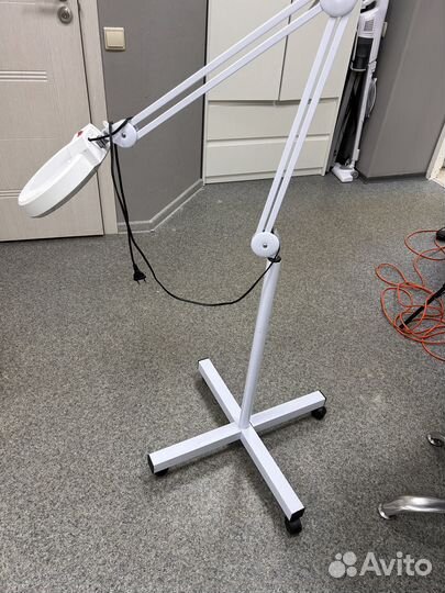 Лампа лупа напольная