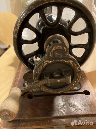 Швейная машина Singer