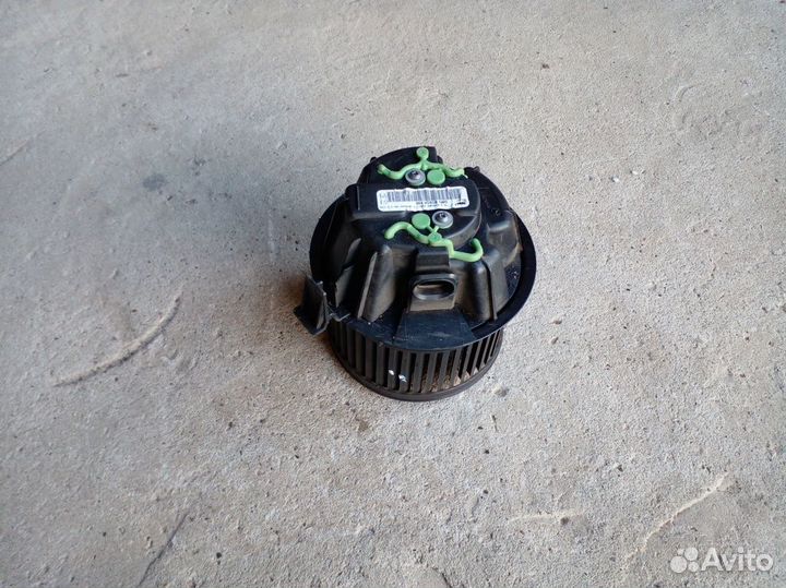 Моторчик печки Nissan Almera G15