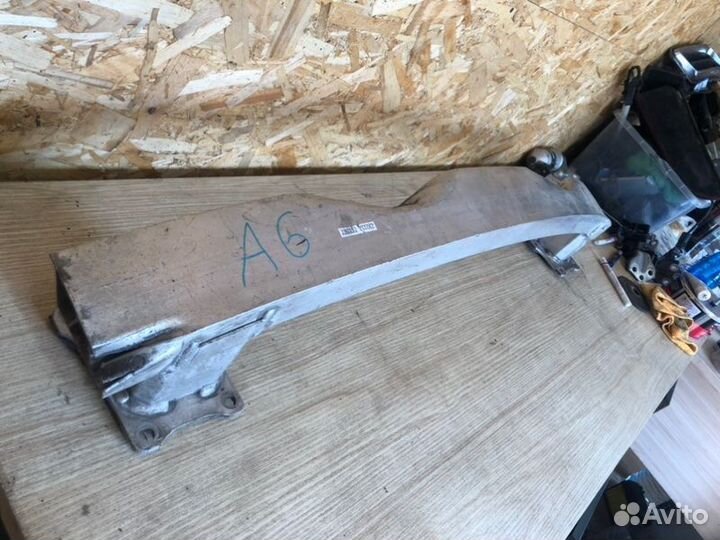 Усилитель бампера Audi A6