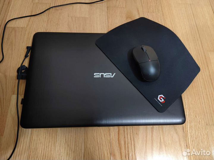 Asus vivobook 15, 4ядра, SSD, GeForce 2gb