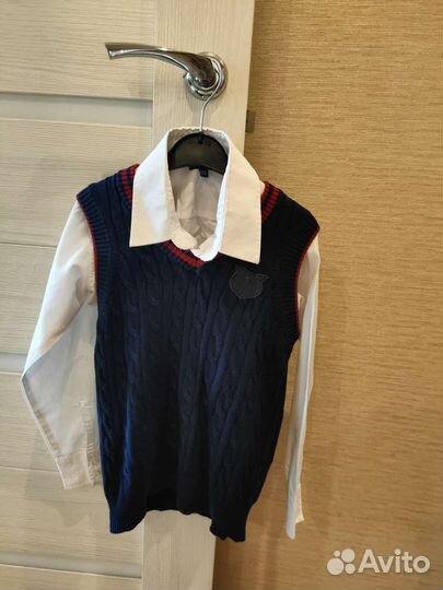 Школьная форма жилет, рубашки, джемпер (р.122)