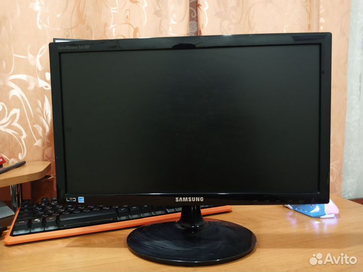 Монитор Samsung SyncMaster SA300