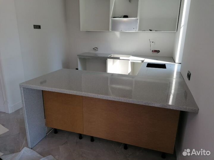 Столешницы, подоконники из искусственного камня