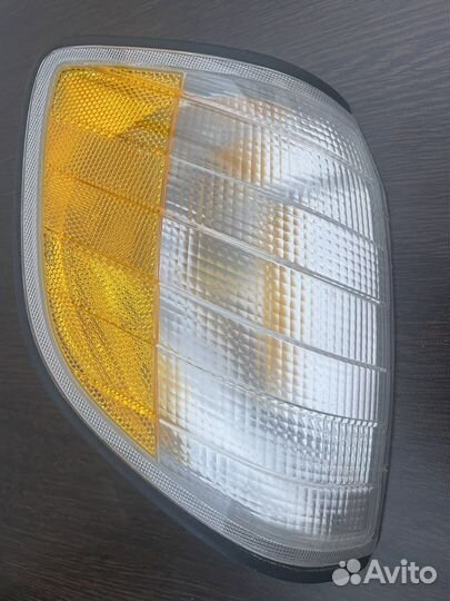 Поворотник правый w140 us style американка