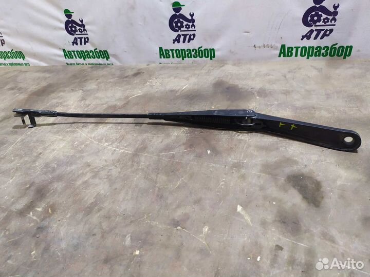 Поводок дворника передний Ford Focus 2