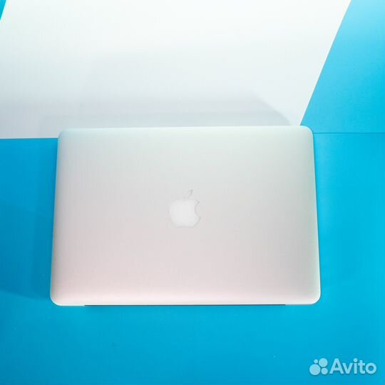 Macbook Pro 13 2015 i5, 8 GB, 256 GB SSD