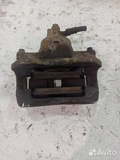 Суппорт передний правый