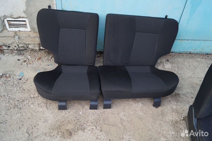 Сиденья Шевроле Нива комплект, есть дефекты