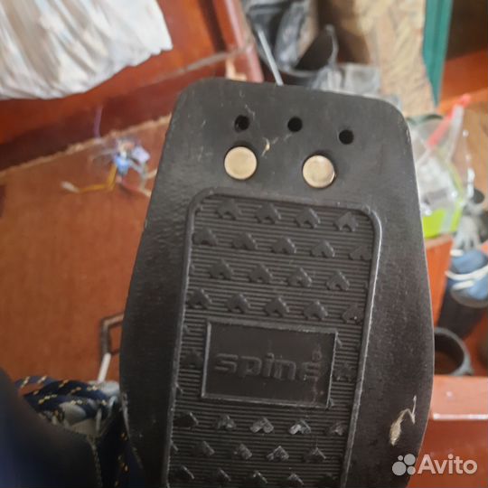 Лыжные ботинки с креплением