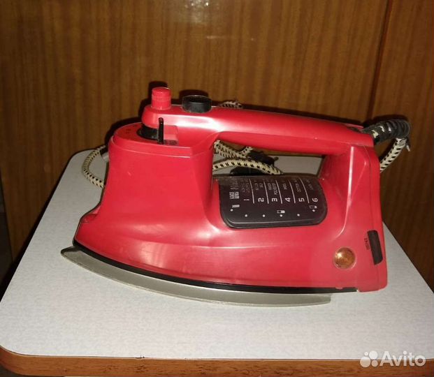 Утюг National неисправный