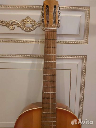 Акустическая гитара