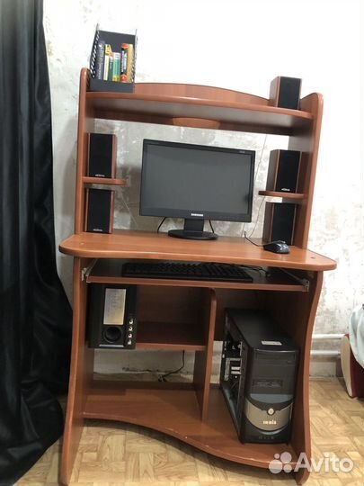 Компьютерный стол