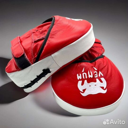 Боксерские лапы гнутые venum (натуральная кожа)