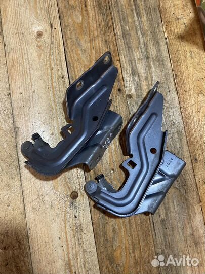 Петля капота а39 левая mitsubishi lancer 10