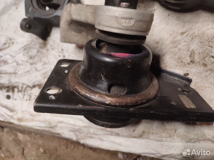 Подушка двигателя Kia Rio 2 JB 2011