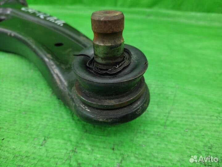 Рычаг подвески нижний прав. перед. Dodge Caliber