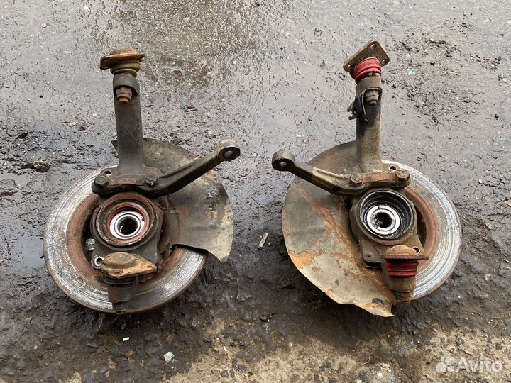 Поворотный кулак Шевроле Нива