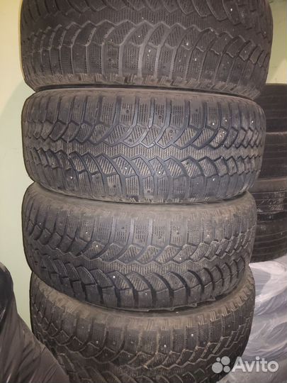 Bridgestone Blizzak Spike-01 285/60 R18
