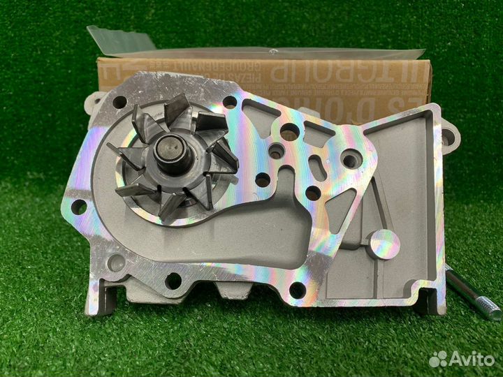 Помпа Насос водяной Лада Ларгус Рено Логан 16кл