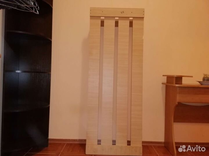 Вешалка на стену