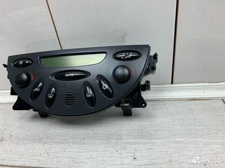 Переключатель отопителя Citroen C5 2.2 2002