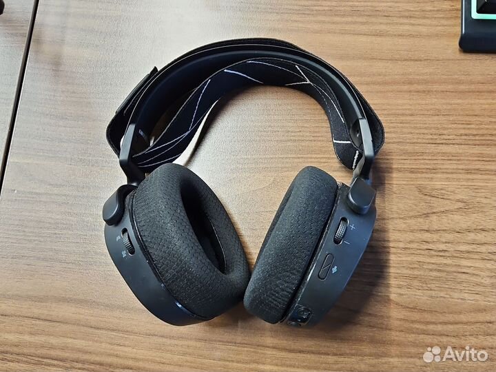 Беспроводные наушники steelseries arctis 9