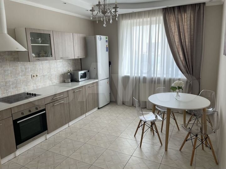 2-к. квартира, 85 м², 10/25 эт.