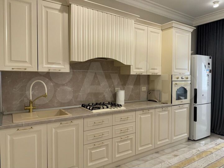 2-к. квартира, 86 м², 2/11 эт.